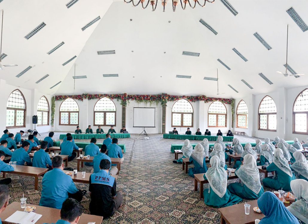 potret rapat bersama ponpes modern sahid