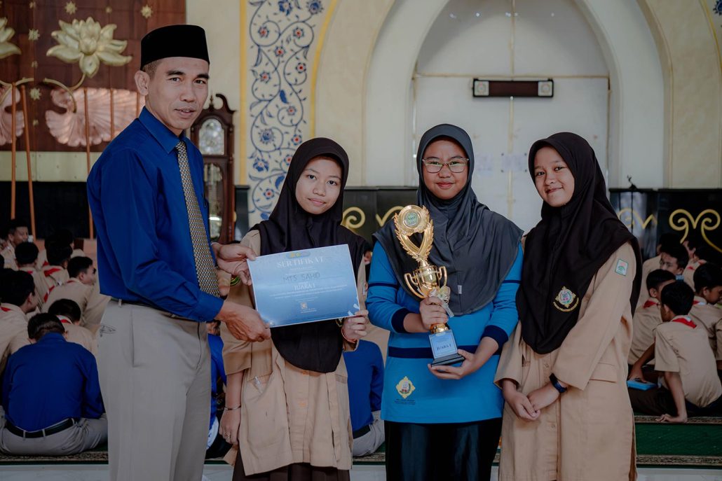 MTs Sahid Juara 1 Mading