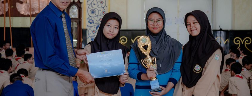 MTs Sahid Juara 1 Mading
